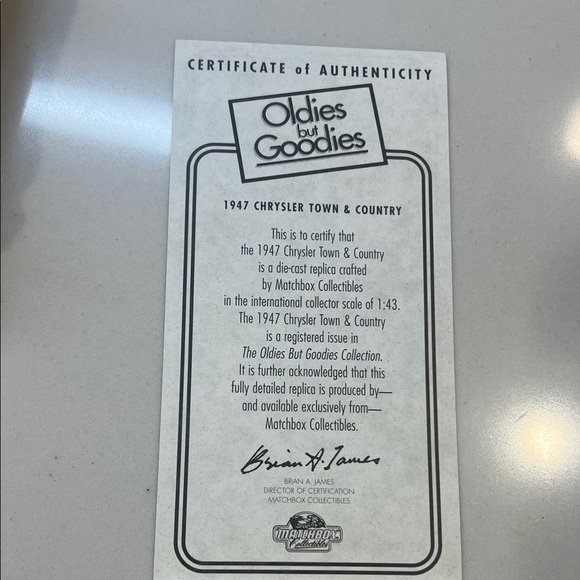 Matchbox Collectibles 1947 Chrysler Cream and Brown Die-Cast Convertible DINKY - Picture 6 of 7